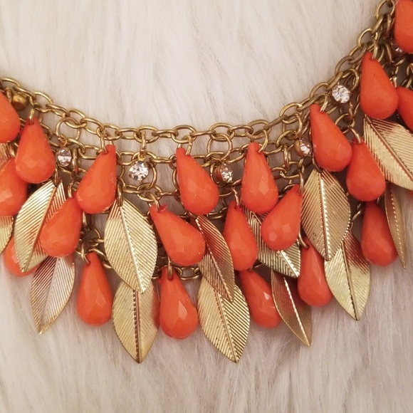 Statement Necklace - Picture 1 of 3